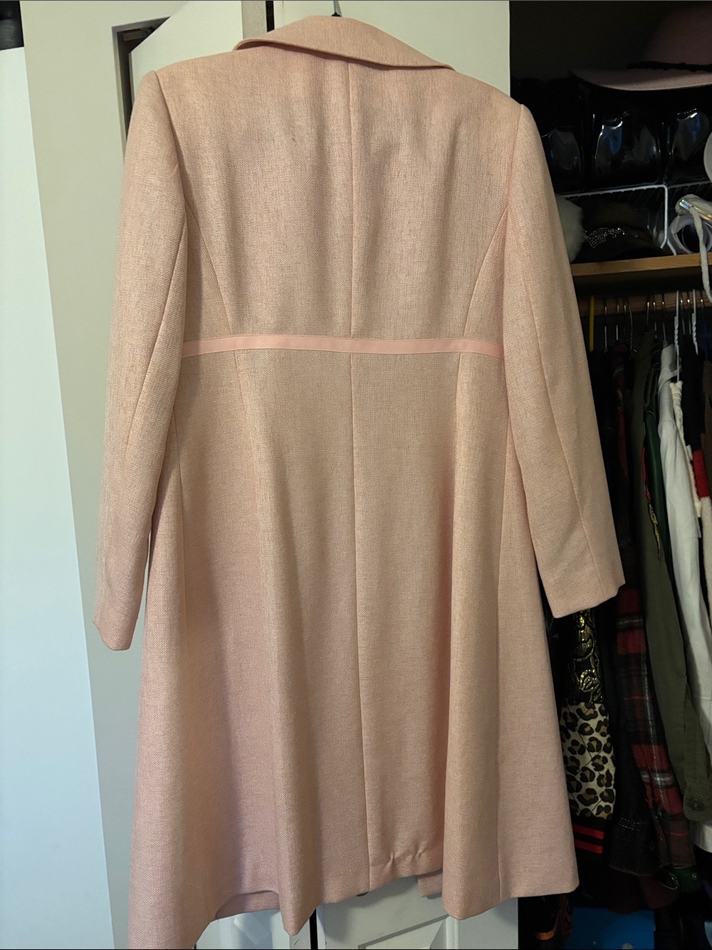 Immaculate Elegant and Timeless Vintage Coat - Picture 7 of 7